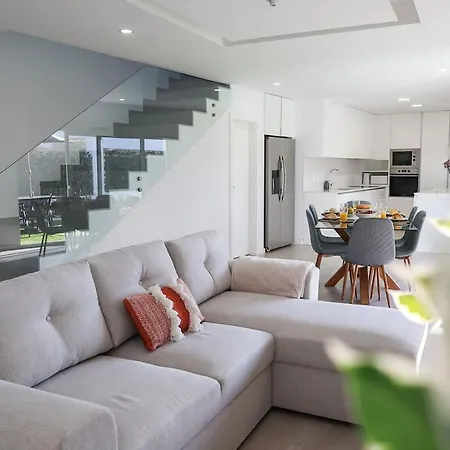 Casa De Ferias Com Piscina E 费尔南费罗