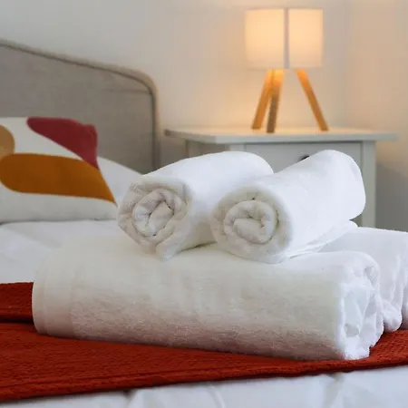 Casa De Ferias Com Piscina E 费尔南费罗